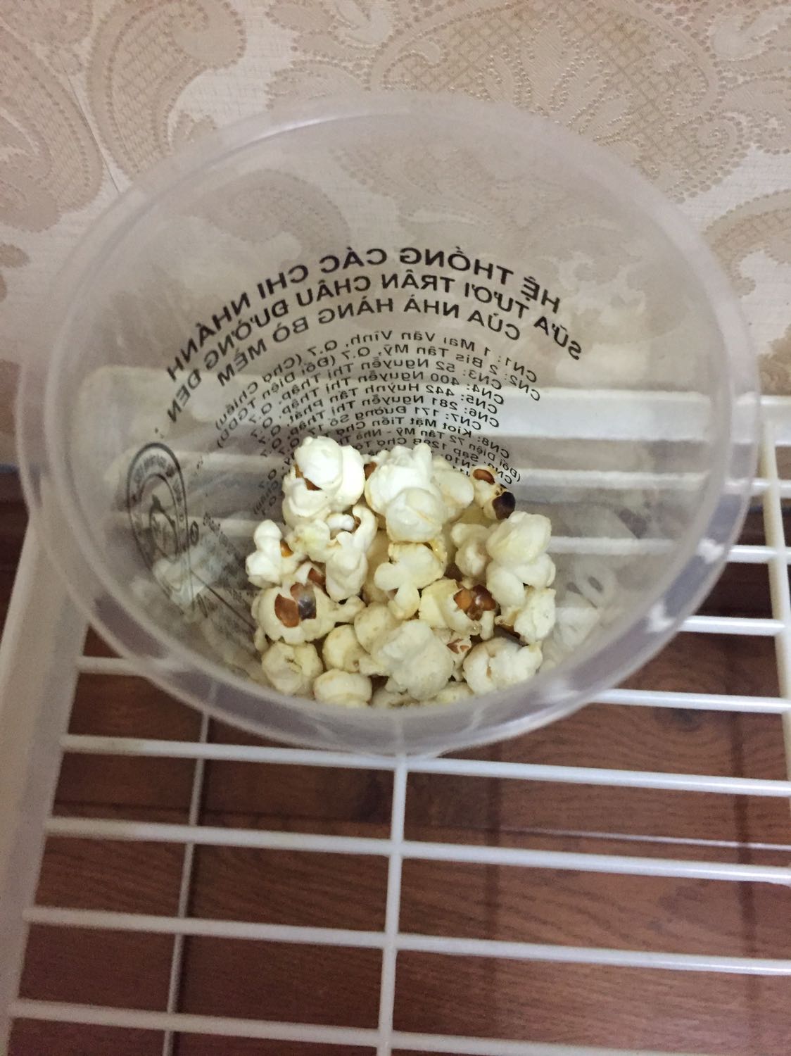 Làm được bắp rang bơ, nhưng hạt hơi nhỏ.