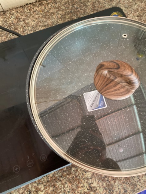 Chảo méo không đậy được lắp