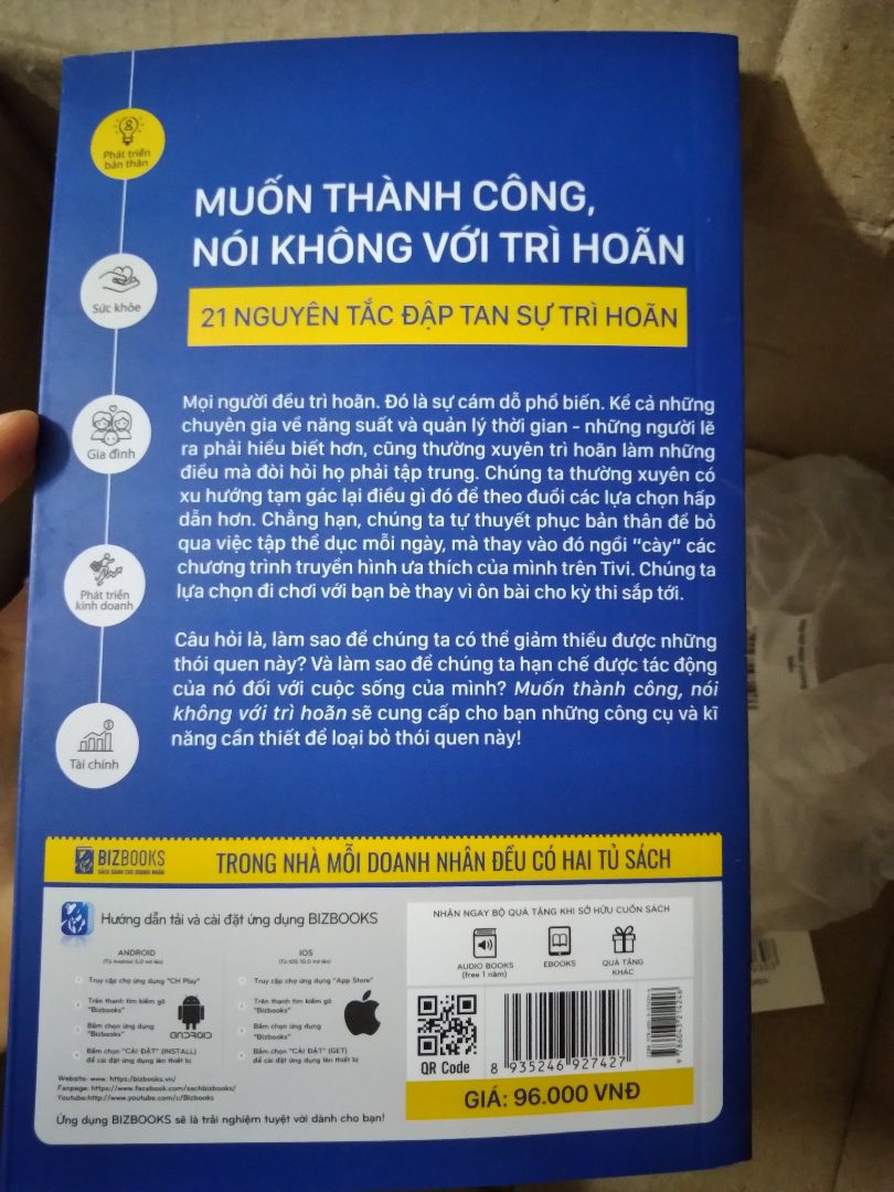 Không bị lỗi, chỉ có điều không có nỗi 1 cái bọc nilon nên sách bị trầy xước vài chỗ, hơi xót. Kích thước 13×20, nhỏ gọn. Chất liệu giấy vừa phải, không quá mỏng. Nội dung đọc qua khá hay. Nên mua thử ??