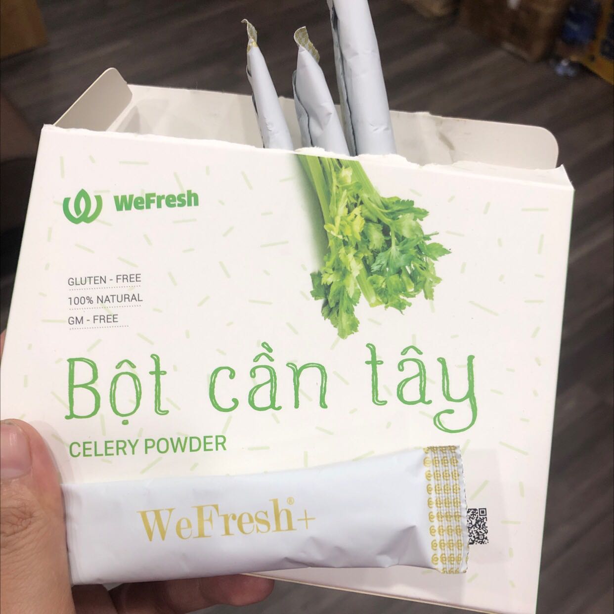 Bột cần tây rất thơm, dễ uống, dễ pha, gói nhỏ tiện dụng. Còn tác dụng như thế nào thì trên mạng có rất nhiều bài nói về công dụng của cần tây rồi. Sử dụng lâu dài mới thấy hiệu quả. Hàng đóng gói đẹp, date mới.