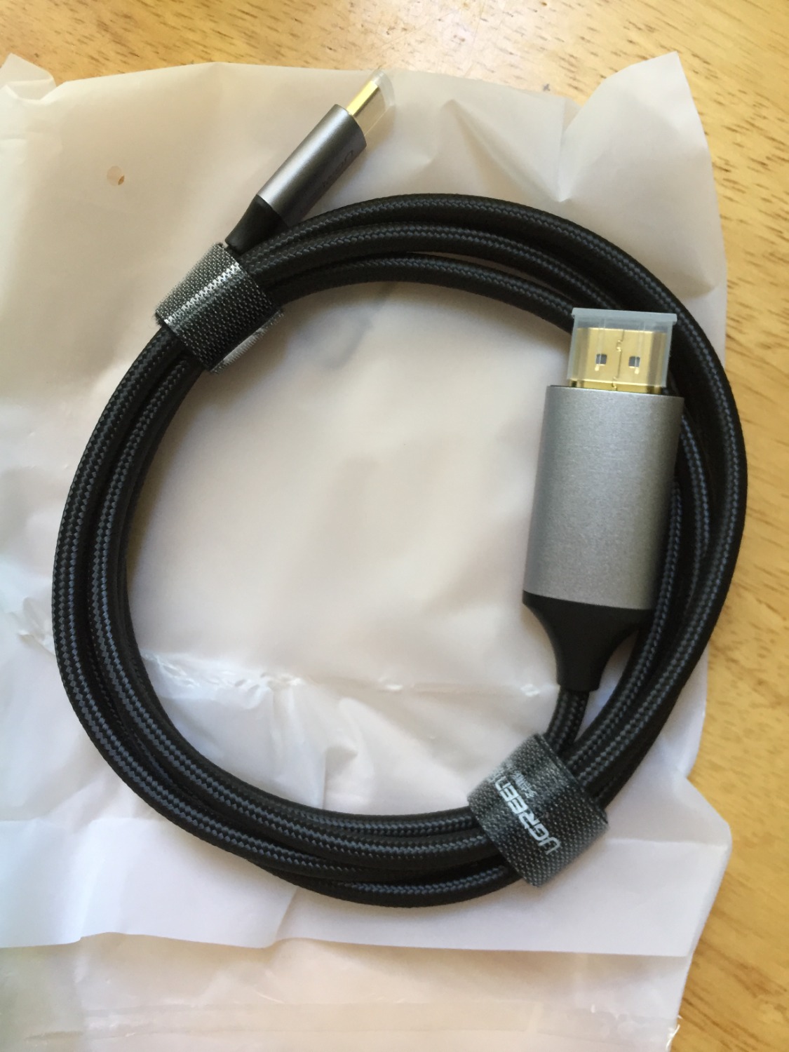 Hình thức hộp và dây cáp đã tạo cho mình ấn tượng ban đầu là tin tưởng rồi. Rất thích và cắm vào màn hình lớn thì good. Còn độ bền thì mình sẽ chờ thời gian. Sẽ tìm mua hộp đựng các loại của Ugreen nữa.