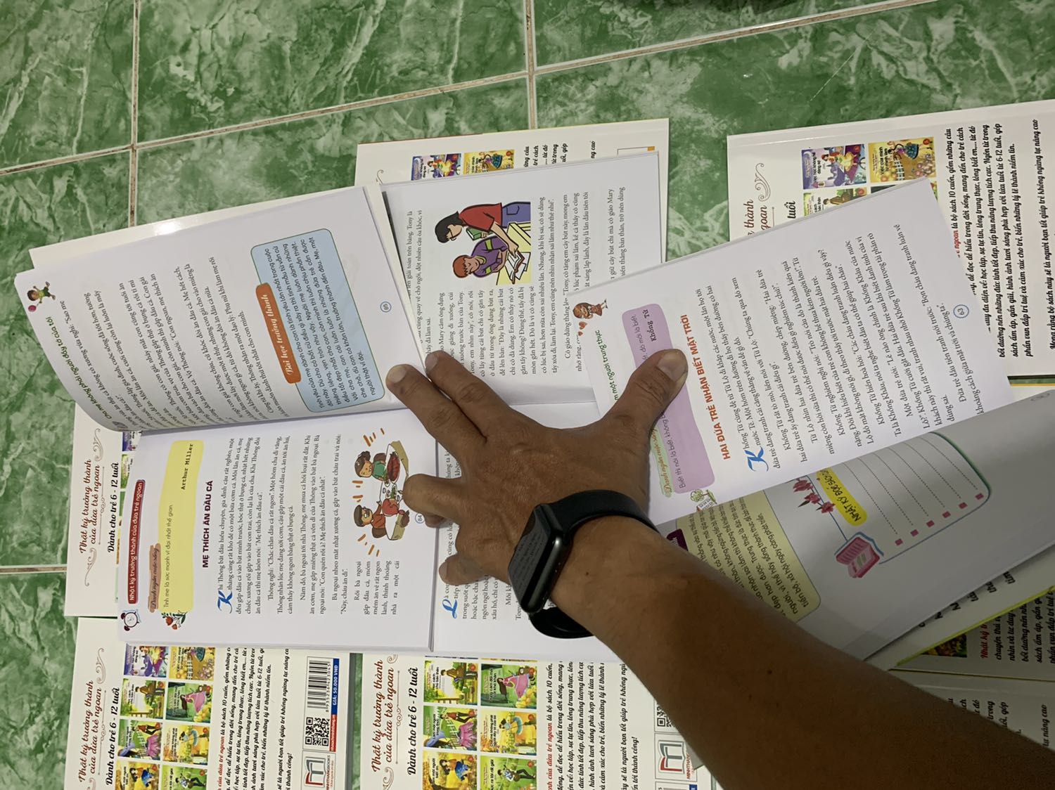 - Giao hàng nhanh 2h
- Bao bì đẹp tinh gọn
- Sách đúng chính Hãng có đầy đủ tên tuổi nhà xuất bảng Minh Thắng
- Chất lượng giấy : Dày
- In màu đẹp
- Tóm tắt ý nghĩa các bài học ở cuối bài
- Có phần ghi chú đọc sách của tôi ở cuối mỗi phần học
- Nội dung của sách đã QC nhiều nên không nêu lại nữa