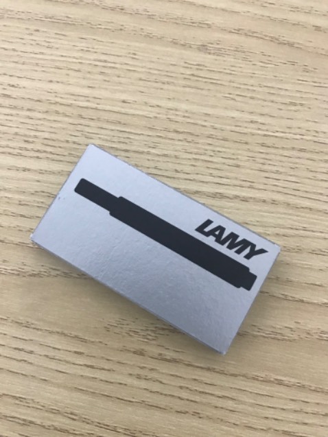 Phù hợp nhu cầu. Mực khô nhanh.