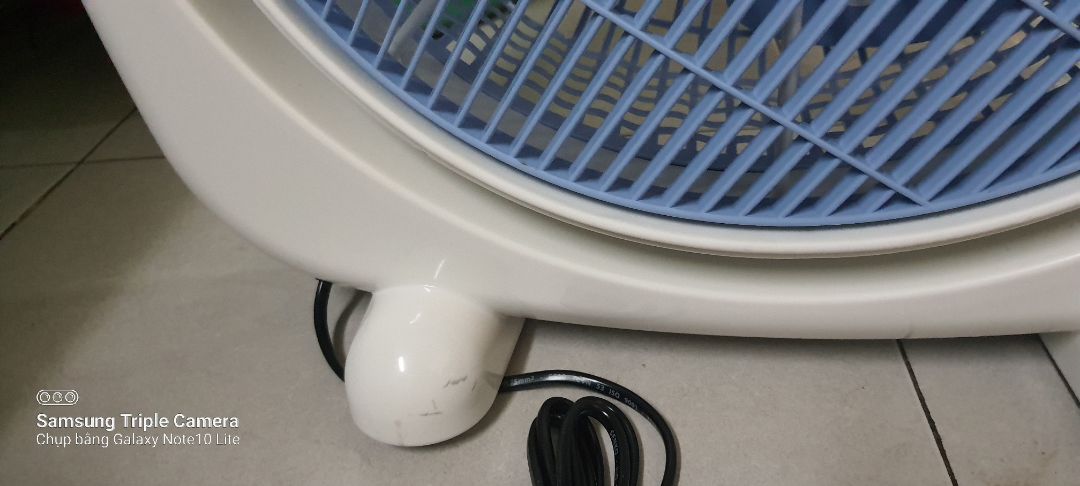 Tiki giao sai sản phẩm so với khách đã đặt. hàng còn bị trầy xước và ko khớp. mong tiki sớm đổi đúng sp cho khách.