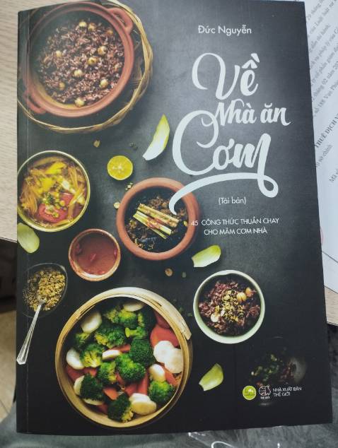 Giao hàng nhanh, đóng gói cẩn thận. Tuy nhiên sách nhận bị bong keo