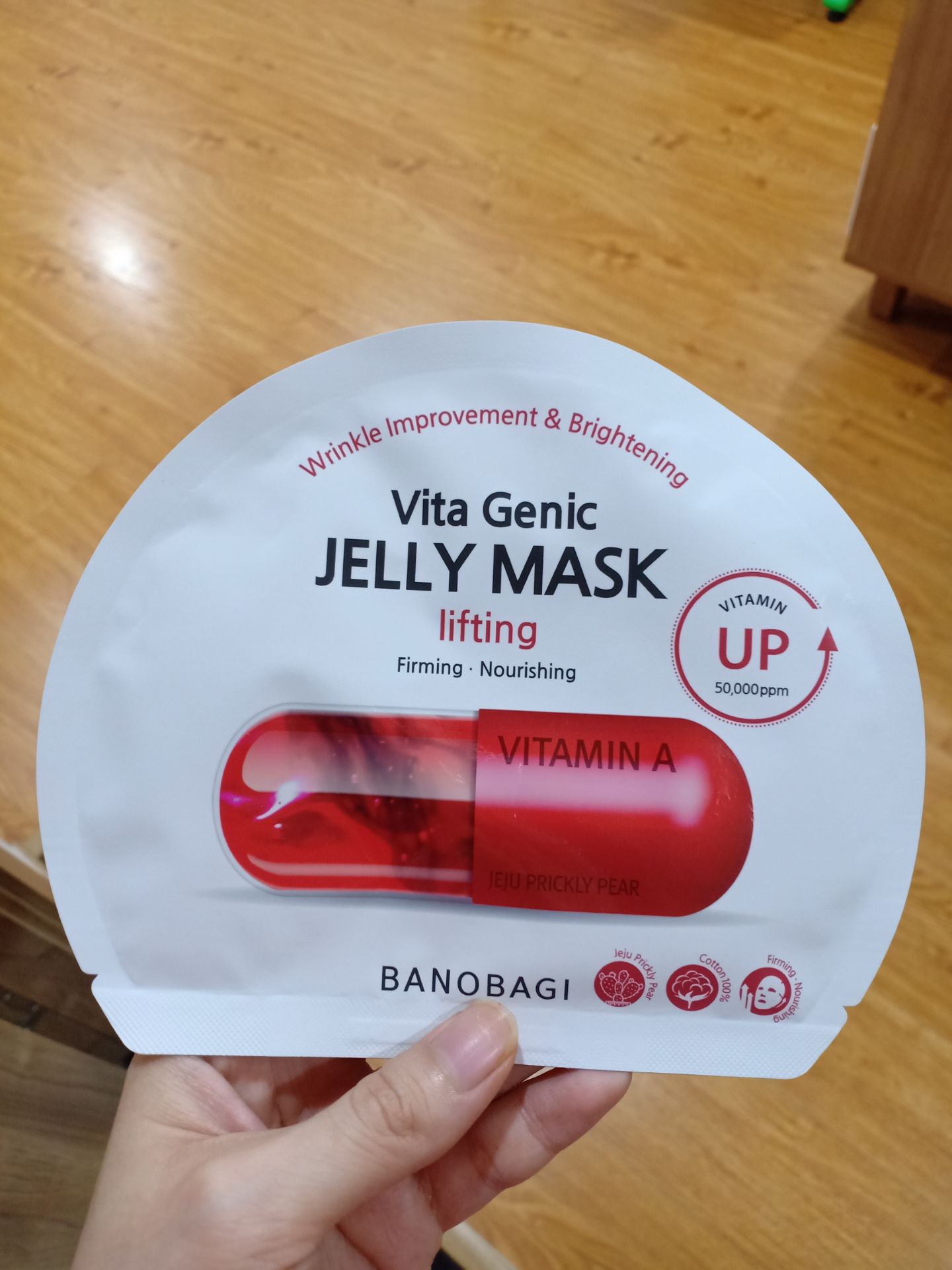 mình dùng loại BNBG 2 năm nay rồi, trong đó màu đỏ và xanh là thích nhất. 
xài ok lắm mn ạ, nhất là với những bạn da khô vì nó nhiều dưỡng chất và dưỡng ẩm tốt.