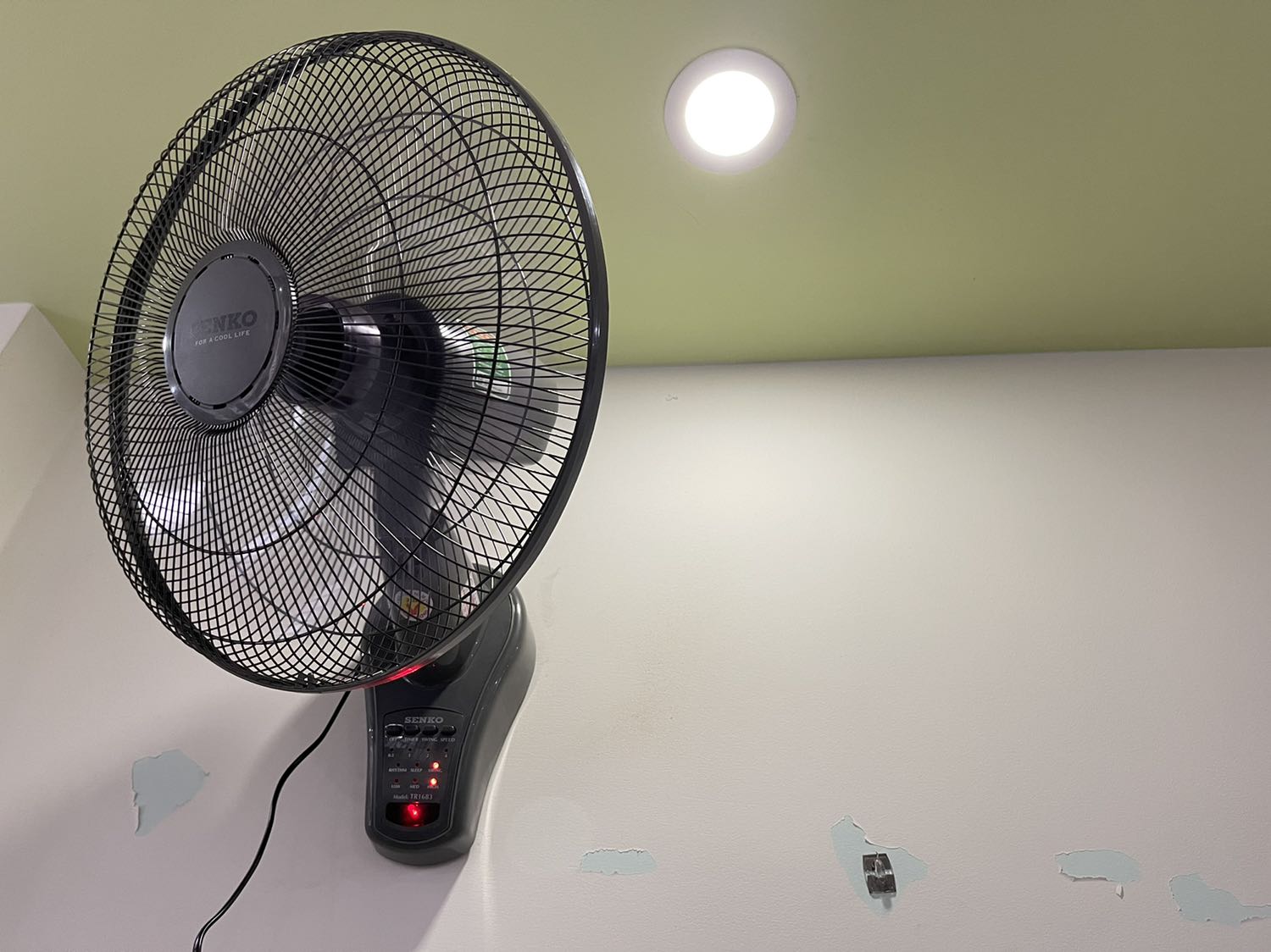 Hàng mới 100%. Máy êm. Dễ điều khiển. Giao đúng màu yêu cầu dù lúc mua thì báo là giao màu ngẫu nhiên. Hàng mới 100%. Máy êm. Dễ điều khiển. Giao đúng màu yêu cầu dù lúc mua thì báo là giao màu ngẫu nhiên.