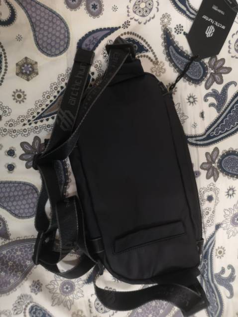 Sản phẩm đẹp đường may chắc chắn, chất liệu tốt chống nước hàng đẹp phù hợp giá tiền ủng hộ shop. Hài lòng