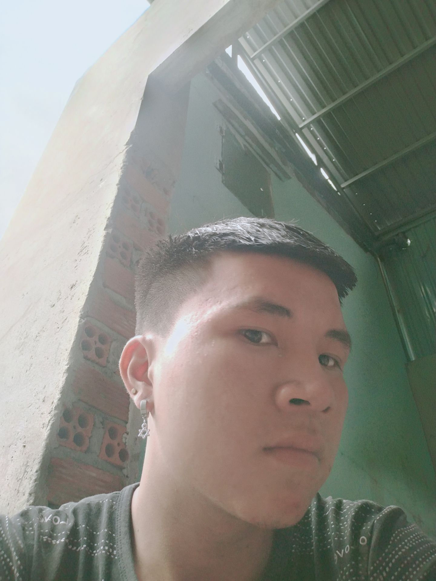 vòng trên nhỏ lại chút nữa là ok