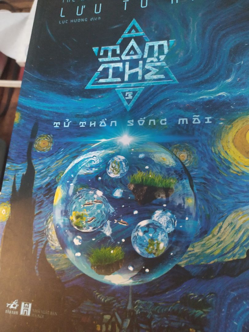 Tam Thể 3 - kết thúc của hành trình đằng đẵng cùng lượng kiến thức đồ sộ được tác giả đưa vào từng trang sách. Rất mong chờ được đọc. Cám ơn Tiki nhé, đợt này vận chuyển nhanh, bọc hàng cẩn thận hơn những đợt trước nhiều, lúc mở hàng mình rất bất ngờ.