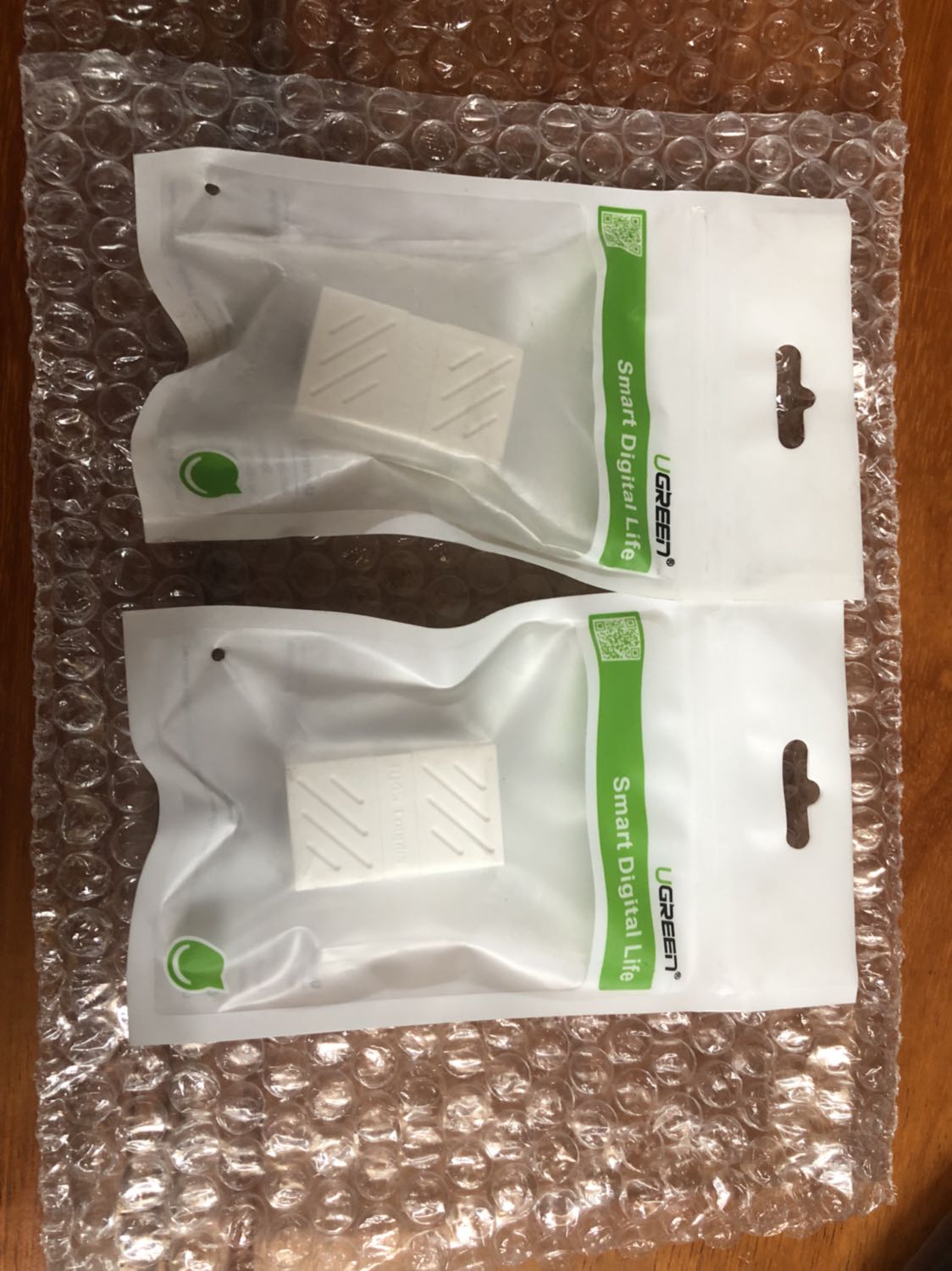 Mới đặt từ trưa hôm qua đã nhận hàng lúc 16h chiều hôm nay. Chất lượng tốt, gia công kỹ, bọc sắt quang đầu cắm mạng chống nhiễu. Cầm nó khá nhẹ. Màu trắng rất đẹp mắt. Mình dùng dây mạng CAT6A SFPT cho khả năng tăng tốc mạng nhanh. Cảm ơn tiki hỗ trợ giao hàng nhanh, sẽ mua thêm lần sau ủng hộ tiki...