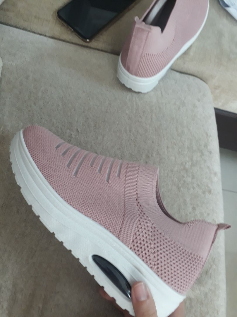 Sản phẩm đẹp nhan giao hàng nhanh lắm luôn. giày giống như hình. nói chung mình rất ưng ý luôn nè