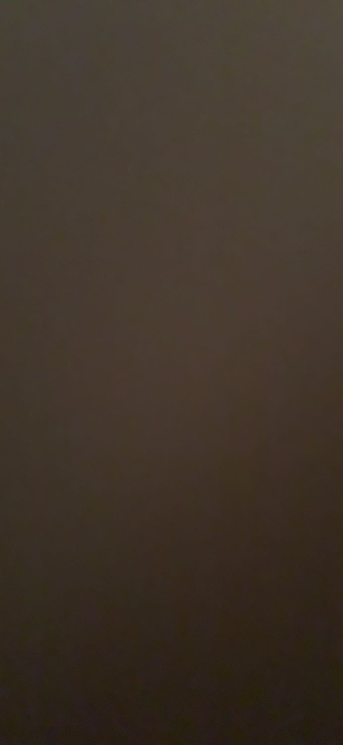 Con mình đeo loại nào cũng rớt, riêng loại này có móc cài phía sau nên bé chịu đeo.