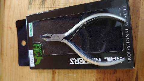 lúc đầu mua kìm này vì ko tìm thấy cái mình thích, nhưng khi nhận kìm và sủ dụng một lúc thì rất hài lòng, kìm khá nặng và màu xám bạc rất đẹp.