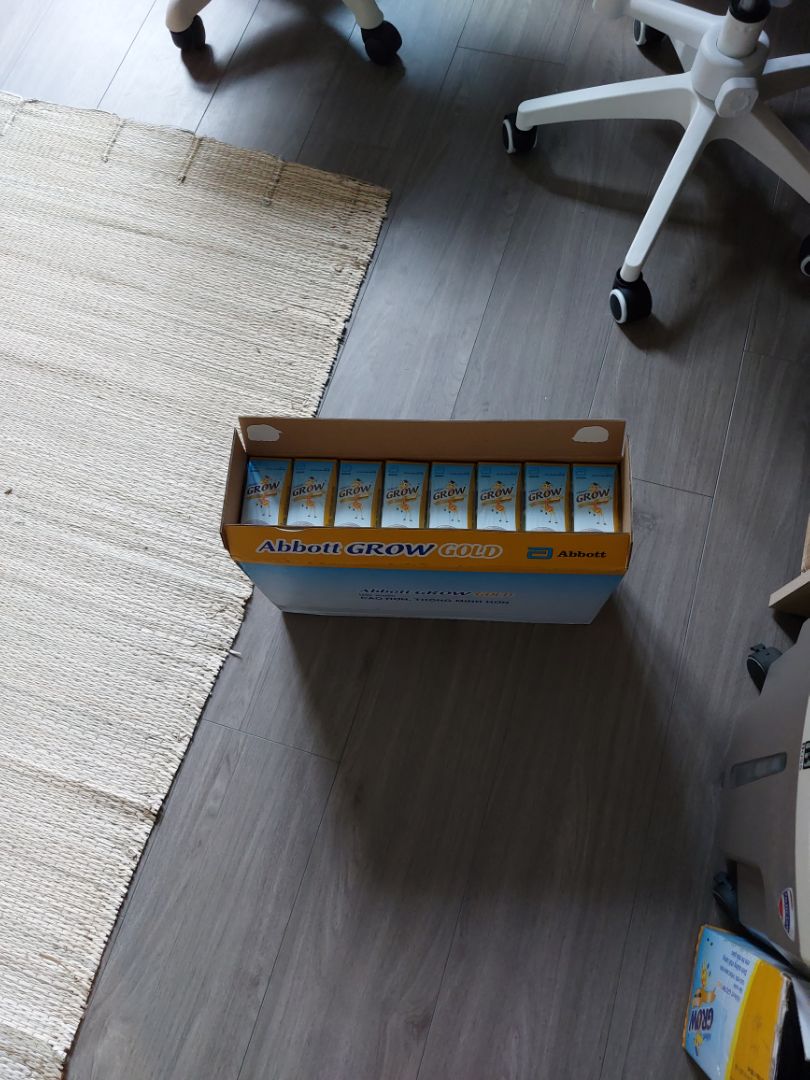 Mua nguyên thùng nhưng thùng này giống như lấy từng hộp bỏ vào thùng và dán lại. Không nguyên seal gì cả.