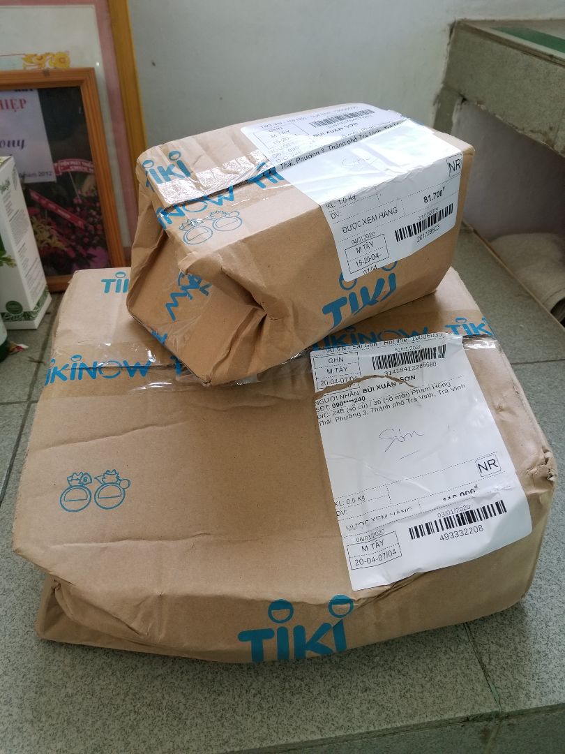 Giao hàng cực tệ. Nhìn như đồ bỏ chẳng muốn khui ra coi