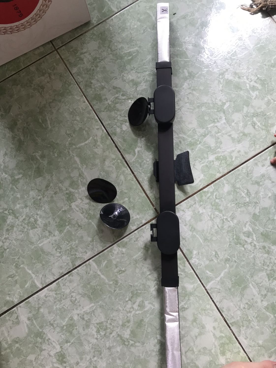 Tôi đặt mua sản phẩm nhưng gửi thiếu phụ kiện nên ko lắp đc. Mà cũng không liên lạc được với shop bằng cách nào