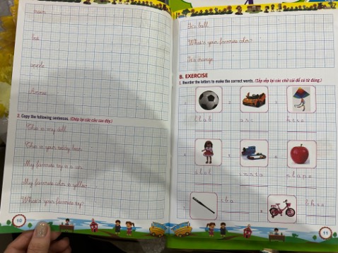 Sách biên soạn chi tiết, bài tập bám sát, giúp cho hs hiểu bài tốt hơn. Màu sắc tưoi sáng, font chữ đẹp