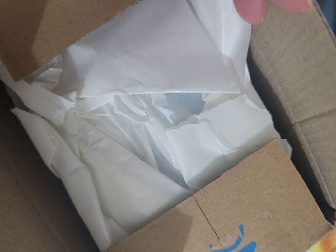 Sản phẩm ok. Mua tiki rẻ hơn, giao nhanh hơn sàn s nào đó. Nhưng đóng gói tệ quá. App thì lỗi, đỡ ko up ảnh đánh giá đc. Shipper thân thiện