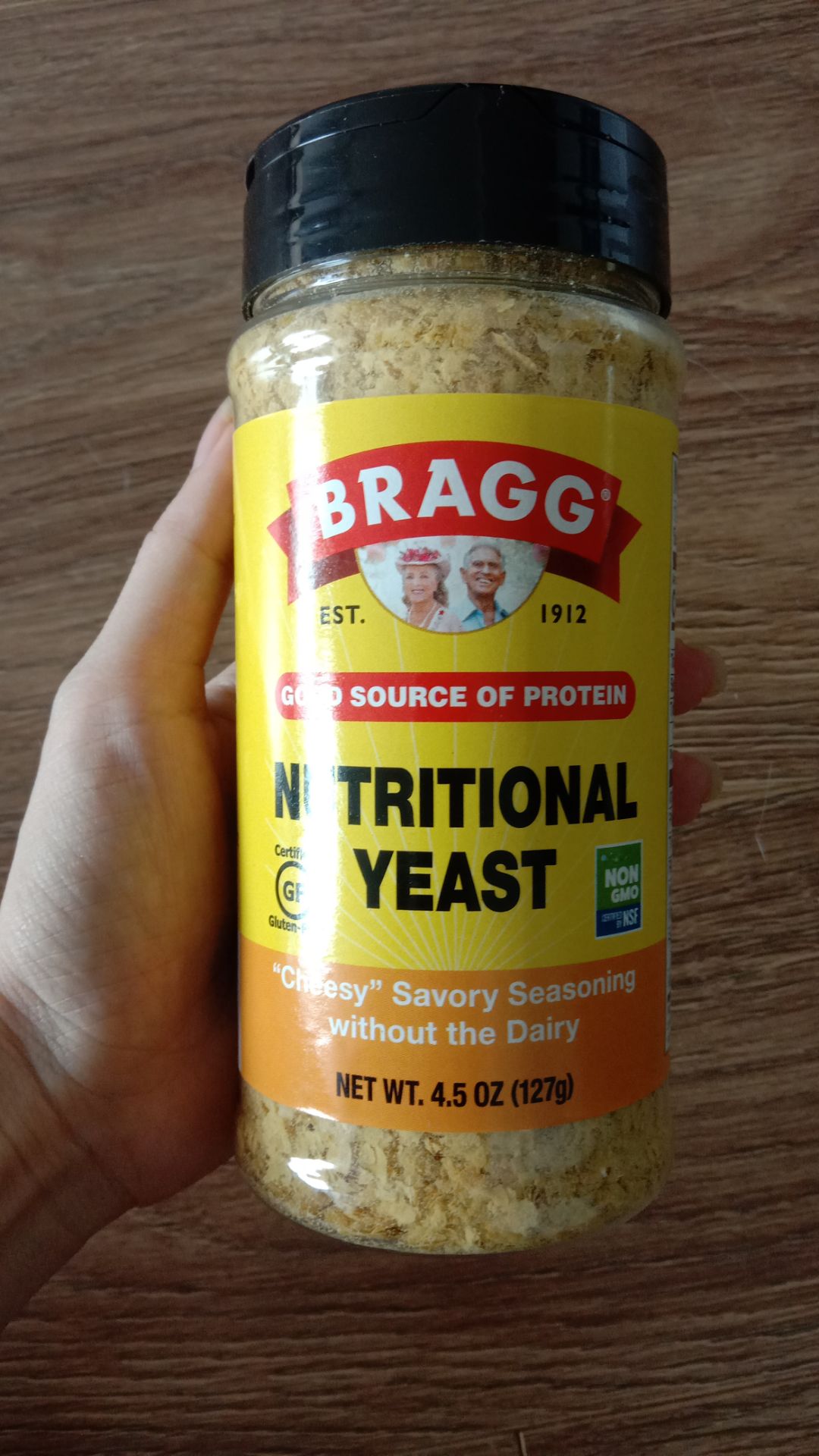 sản phẩm hạn đến tận tháng 11 năm 2022. bọc gói cẩn thận. giá thành hợp lí.