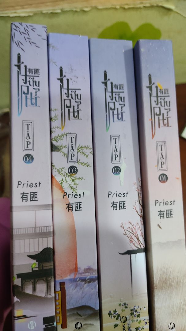 bìa truyện đẹp, đóng gói rất cẩn thận, tiếc cái là vì mua combo nên ko đc tặng kèm bookcare