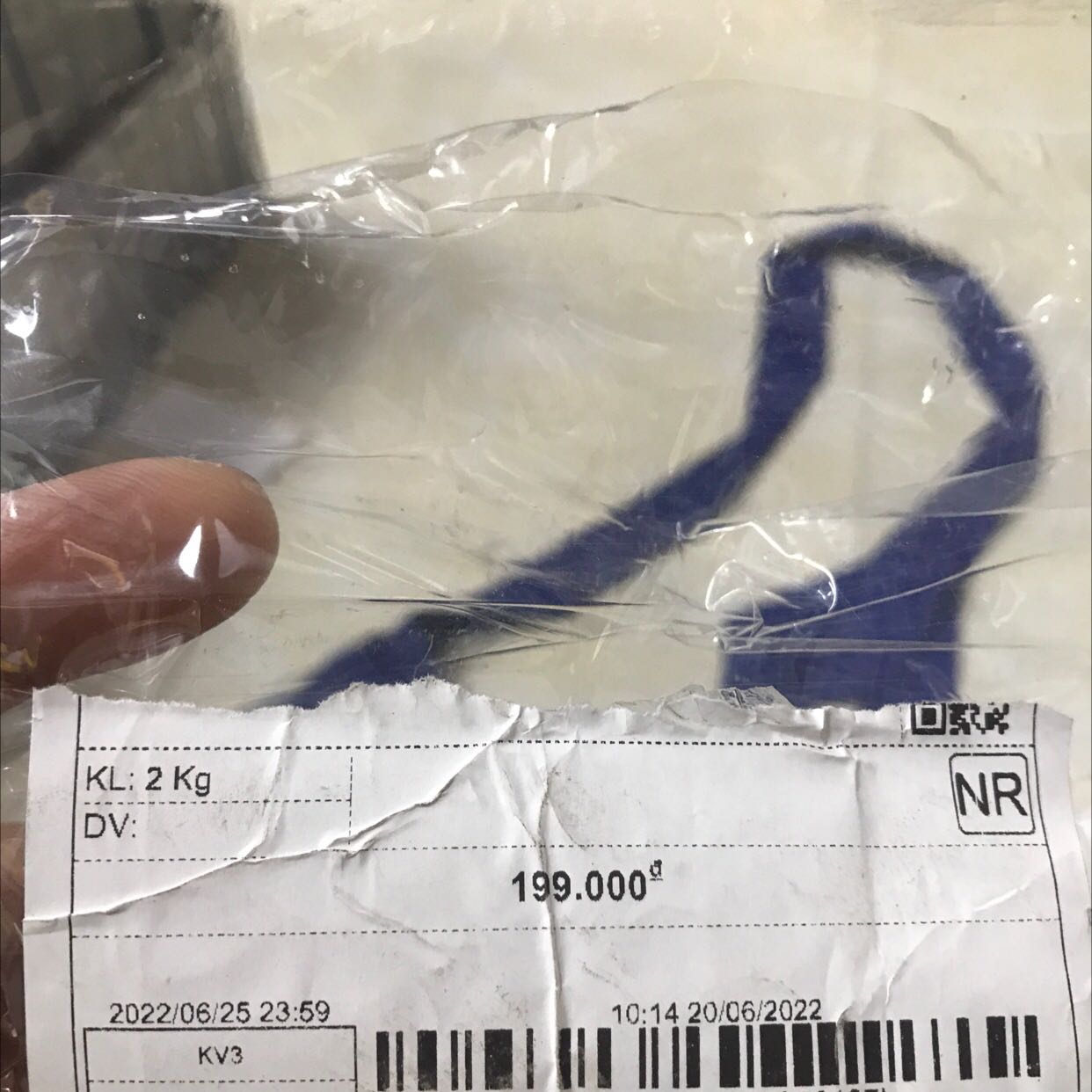 Số lượng đặt 2 cái. Tính tiền 2 cái , nhưng giao hàng 1 cái là sao vậy shop ơi.