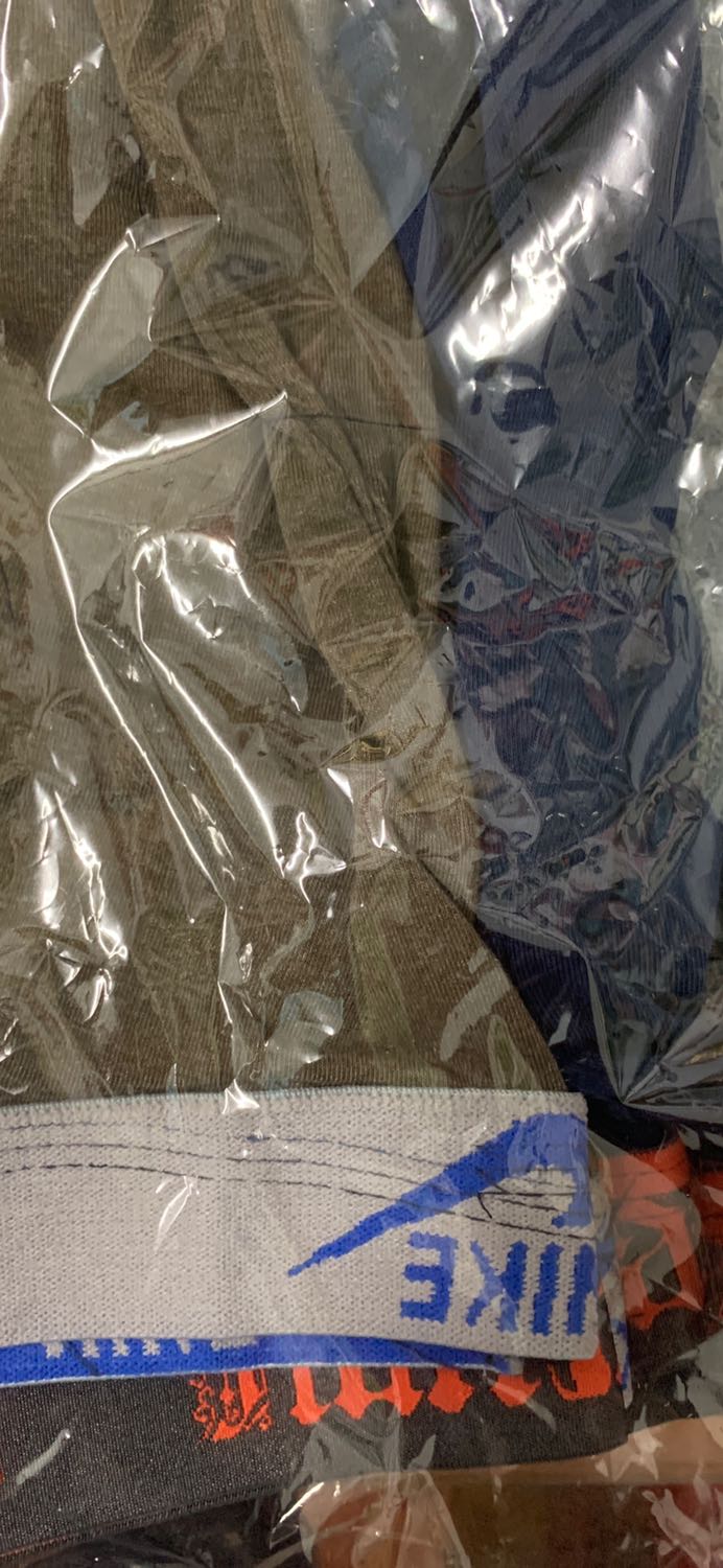 *** bịp. Đăng sản phẩm này giao sản phẩm khác. Mọi người đừng mua nhé. Đề nghị TiKi kiểm tra lại . *** đảo, làm cho khách hàng thất vọng và mất lòng tin khi mua hàng qua mạng.