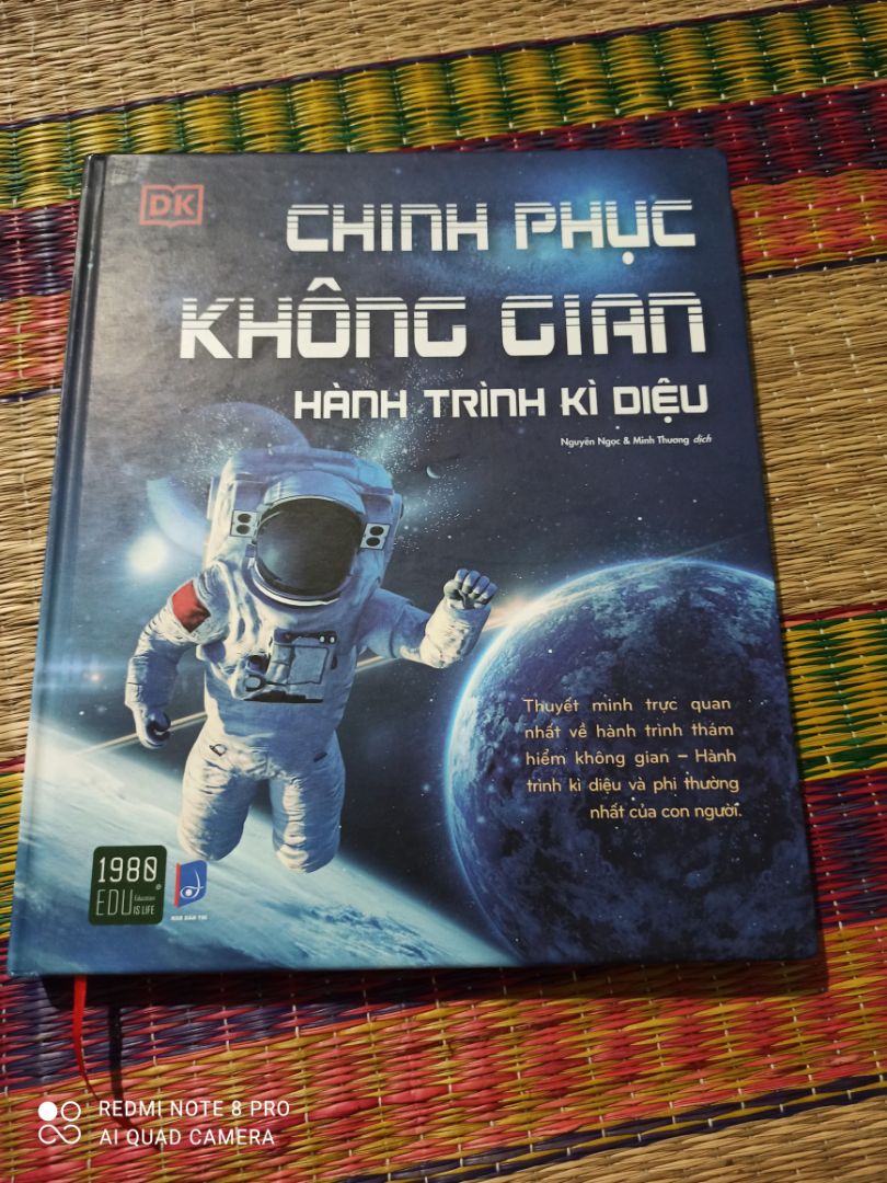 Sách hơi cũ với bị móp ở góc nhưng nói chung giá rẻ nên cũng ok ?