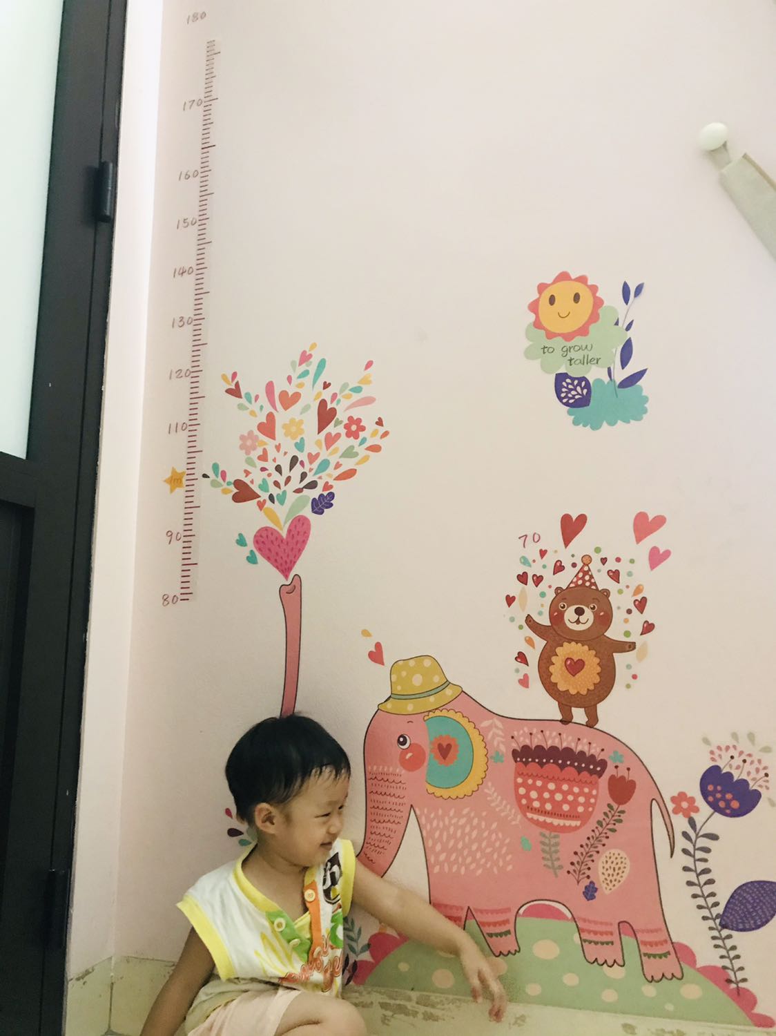 Màu sắc tươi sáng,dán chắc chắn.Lên rất nổi.Nên mua cho trẻ