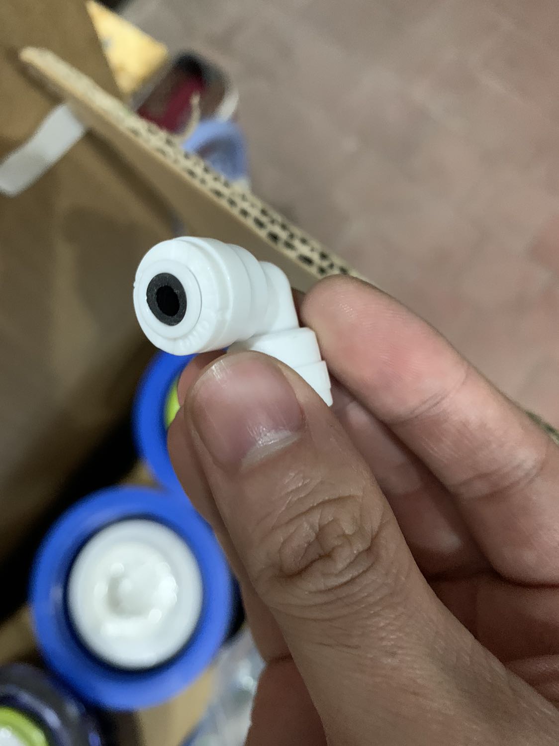 Sản phẩm lỗi nhưng tiki vẫn chưa đổi trả hàng cũng như không có ý định xử lý, mất gần tháng trời gọi lên hỗ trợ cũng không thấy xử lý gì cả. Đề nghị bên tiki cập nhật chính xác tình trạng xử lý, nói đang xử lý mà hàng hỏng vẫn không mang về thì không hiểu đang xử lý gì