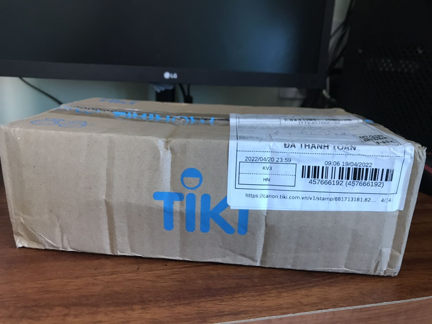 Chất lượng sách của Kim Đồng thì lúc nào cũng chuẩn. Một tựa sách rất hay, đẫm nước mắt về một thời kỳ gian khó của đất nước khi thực dân Pháp tái chiếm nước ta, với những anh hùng nhỏ tuổi.
Sách giao nhanh. Tuy vậy có chút không hài lòng về việc đóng gói, dễ ảnh hưởng đến chất lượng sản phẩm bên trong.