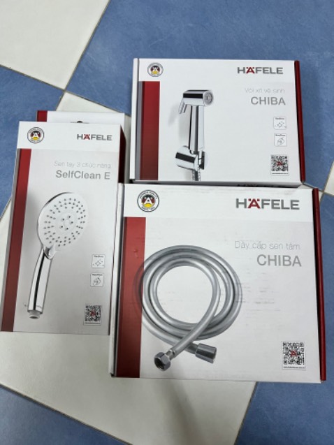 Sp dùng rất tốt, sáng bóng và tia nước mạnh