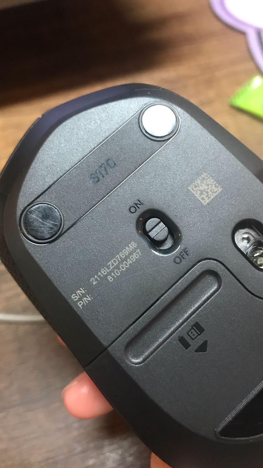 Giao hàng nhanh, đóng gói nhỏ gọn, chuột khá nhẹ. Tuy nhiên, phần đế chuột bị trầy xuớc nhiều giống như đã qua sử dụng