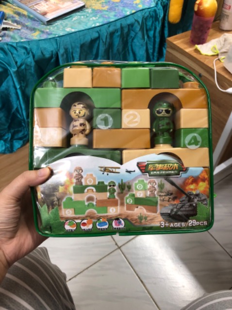 Hàng ko giống với hình, không phải đồ mình đặt mua.