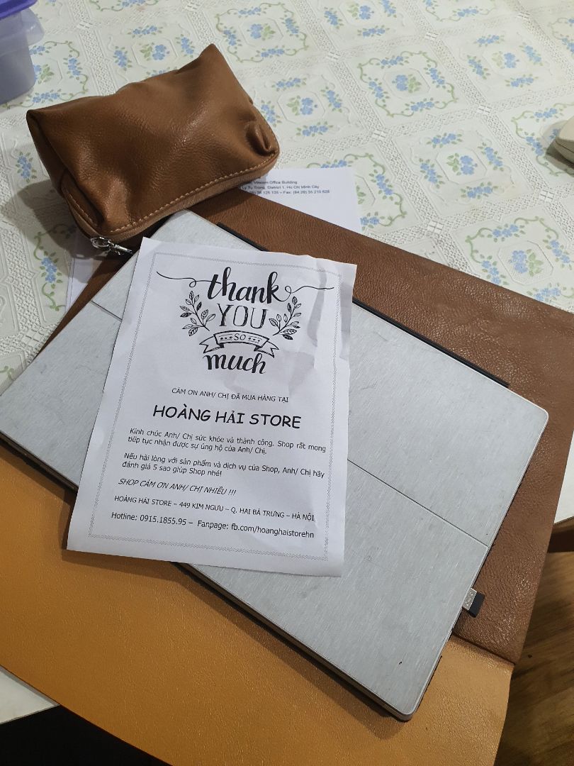 Đã nhận được hàng. Sản phẩm đẹp, da mềm. Rất thích túi đựng phụ kiện tặng kèm. Bỏ vừa dây sạc.