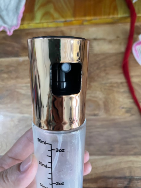 Nắp trầy sơn, bình thuỷ tinh màu đục ngầu, có mui chua chua ko biết la vì sao
Cho 5* dịch vụ tiki, sp chỉ đáng 2*