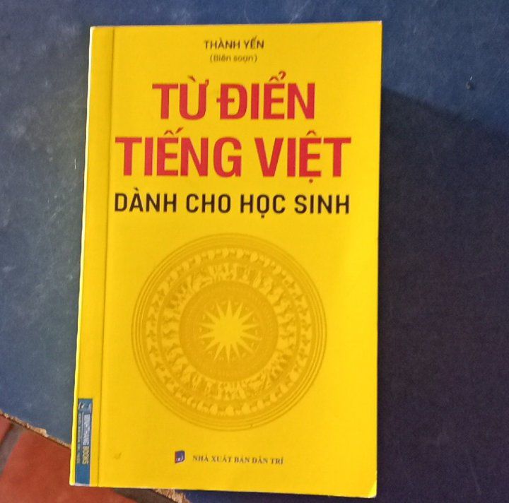từ điển nhỏ hơn so với mình tưởng tượng nhưng sản phẩm tốt lắm, dễ mang đi