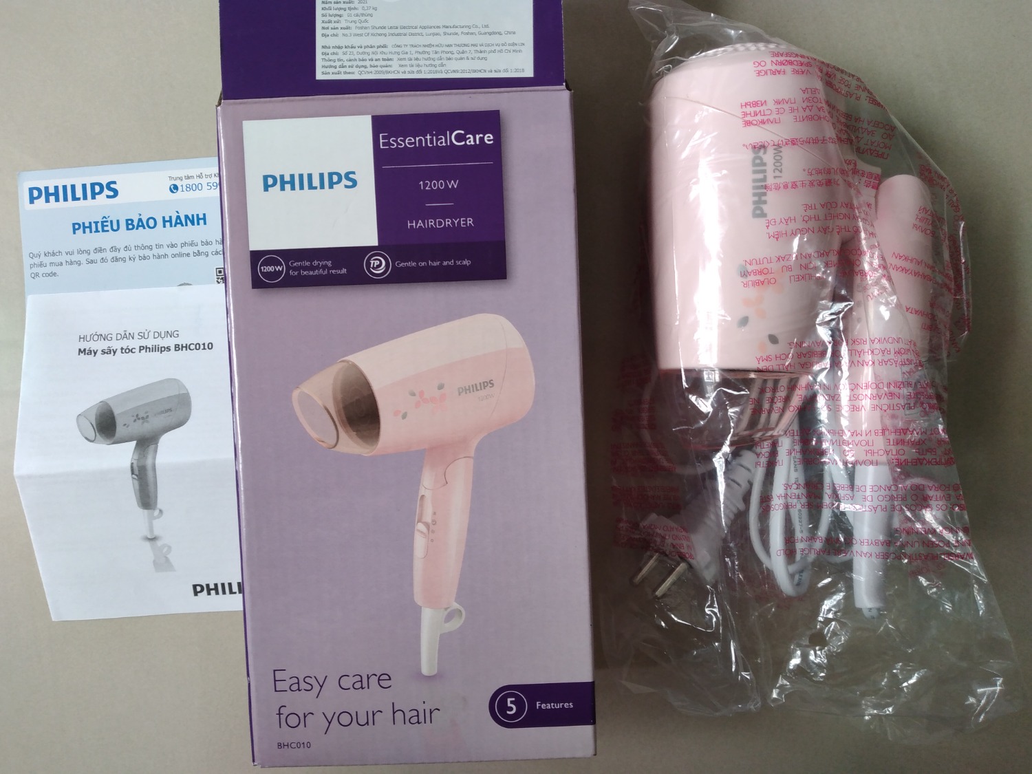Vừa mua 2 máy, chất lượng tốt, giá cả phải chăng. Tôi đã xài máy sấy Philips loại này rồi và rất tín nhiệm thương hiệu này. Chạy tuy ồn, nhưng chất lượng tốt, bền, gia đình dùng hàng ngày (hơ sấy tóc và body) trên 5 năm máy vẫn chạy tốt. Vừa mua 2 máy, chất lượng tốt, giá cả phải chăng. Tôi đã xài máy sấy Philips loại này rồi và rất tín nhiệm thương hiệu này. Chạy tuy ồn, nhưng chất lượng tốt, bền, gia đình dùng hàng ngày (hơ sấy tóc và body) trên 5 năm máy vẫn chạy tốt.