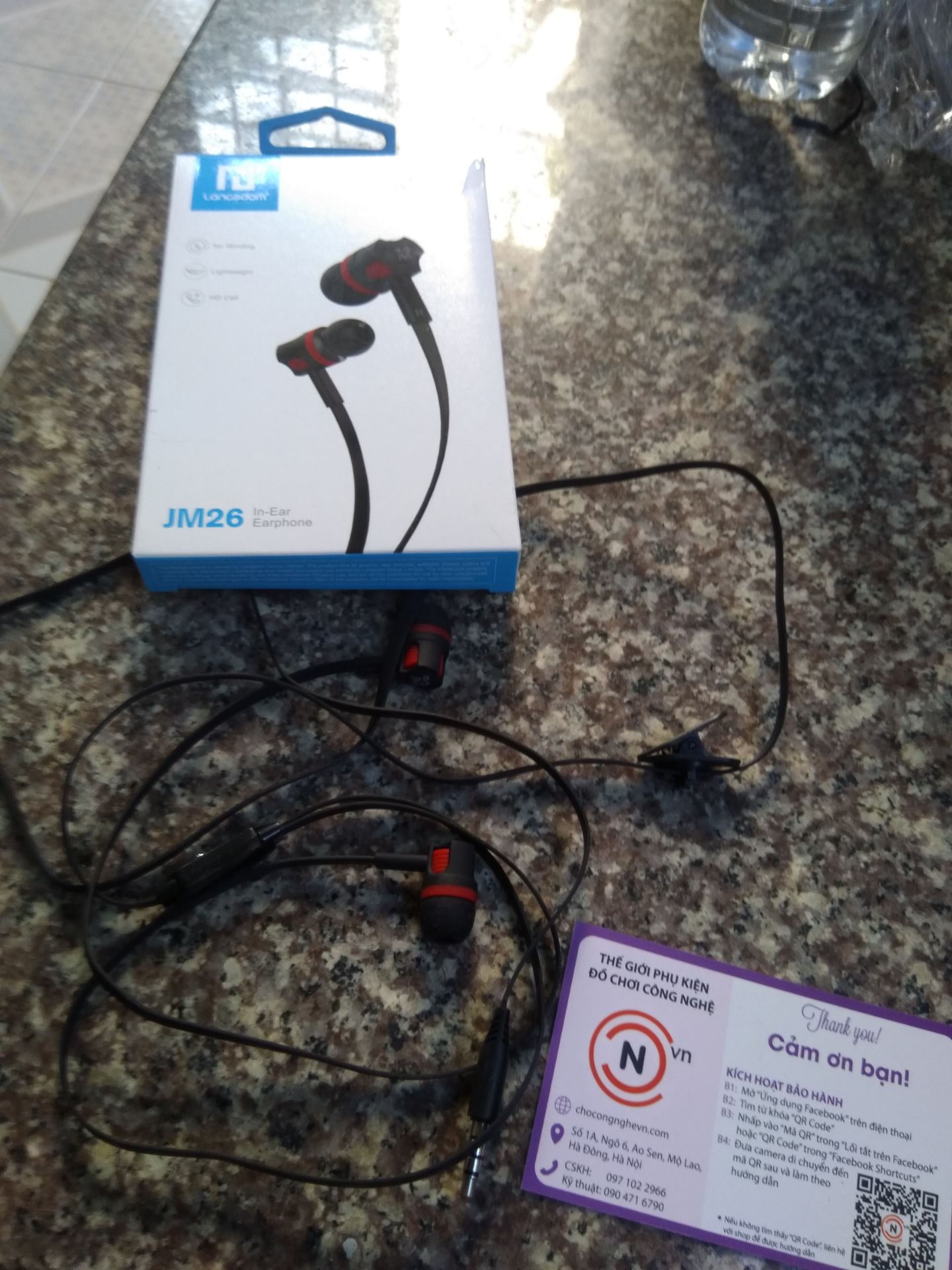 sản phẩm phải nói là quá tuyệt vời, giao trước hai ngày, nghe rất là to và rõ nhe mọi người, dây rất là cứng cáp, màu sắc và mẫu mã rất là đẹp, giao hàng rất là lịch sự. giới thiệu cho người nhà mua nữa mà hết hàng rồi. cho 5 sao rất xứng đáng. sản phẩm phải nói là quá tuyệt vời, giao trước hai ngày, nghe rất là to và rõ nhe mọi người, dây rất là cứng cáp, màu sắc và mẫu mã rất là đẹp, giao hàng rất là lịch sự. giới thiệu cho người nhà mua nữa mà hết hàng rồi. cho 5 sao rất xứng đáng.