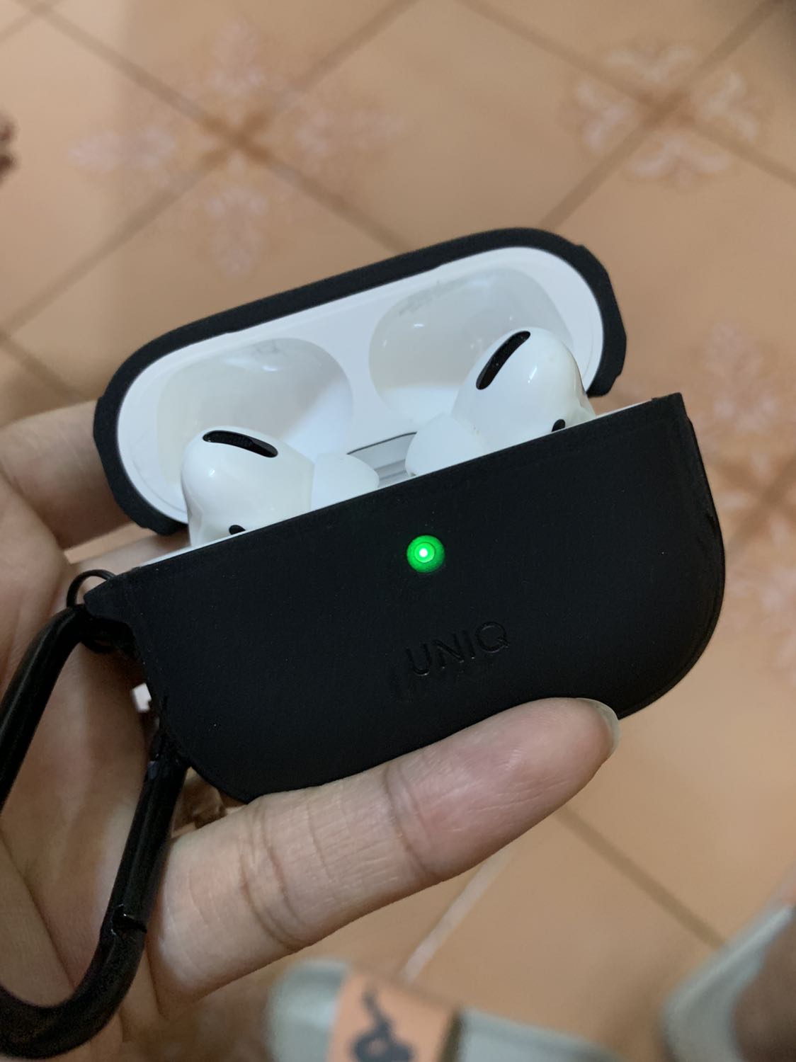 Sản phẩm đẹp ngoại hình
Cơ chế vận hành dễ dùng
Vừa đẹp với airpod Sản phẩm đẹp ngoại hình
Cơ chế vận hành dễ dùng
Vừa đẹp với airpod