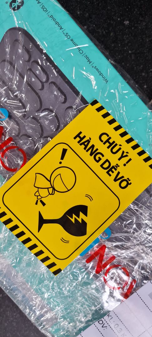 Đúng là TIKI NOW.
enter 8:15...10:05 đa nhận hàng 
Cứ theo hướng dẫn mà làm, kết nối IOS, Android box....chạy ào ào.
Play  Spotify, các phím volume,  next, pause hoạt động hoàn hảo...kết nối với Android Bõ...xem NetFlix,  YouTube...search  như trên máy lớn.
Vote cho TIKI NOW *****
Cho Logitech K380 ****
Highly recommend. Đúng là TIKI NOW.
enter 8:15...10:05 đa nhận hàng 
Cứ theo hướng dẫn mà làm, kết nối IOS, Android box....chạy ào ào.
Play  Spotify, các phím volume,  next, pause hoạt động hoàn hảo...kết nối với Android Bõ...xem NetFlix,  YouTube...search  như trên máy lớn.
Vote cho TIKI NOW *****
Cho Logitech K380 ****
Highly recommend.