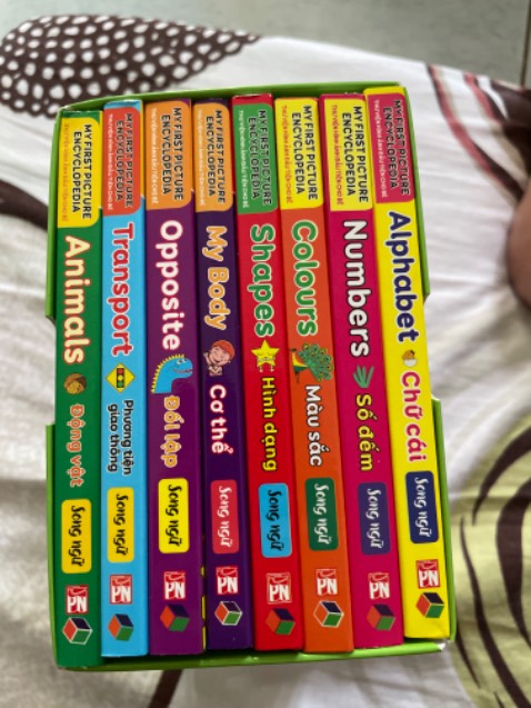 Sách đóng gói rất cẩn thận, màu đẹp và rất chất lượng