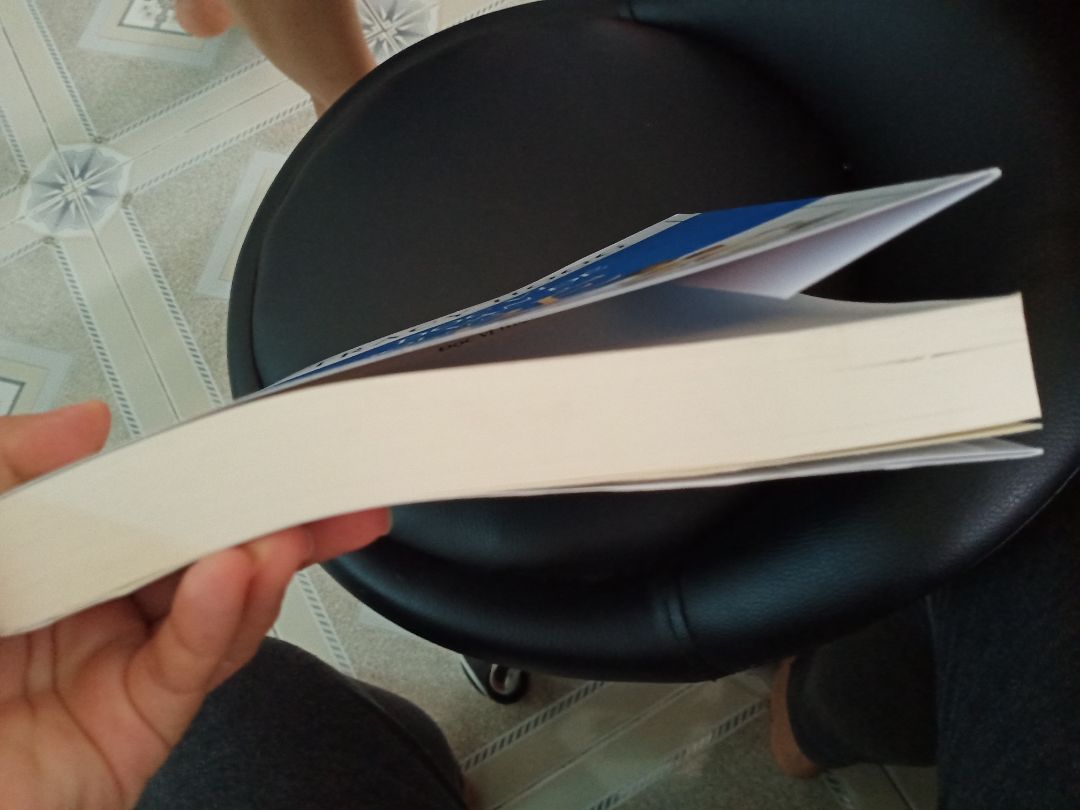 Sách đẹp, mới.
Quyển sách hình vuông, siêu dày, trên dưới 500 trang. Nhìn cũng hơi ngán nhưng ráng sắp xếp đọc để hiểu con hơn ?