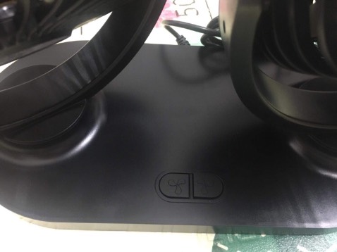 Mình là fan mua sắm của tiki mà rất lười đánh giá. Hihi. Quạt đôi có 3 chế độ tiện lợi. Nó đặc biệt là mỗi bên lại hoạt động độc lập được. Tăng bên này giảm bên kia thoải mái. Trời bắt đầu vào hè rồi. Bật quạt lên phê thật sự. Đáng đồng tiền bát gạo. Giao hàng nhanh nữa. Thanks tiki và nhà bán hàng HDC Home.