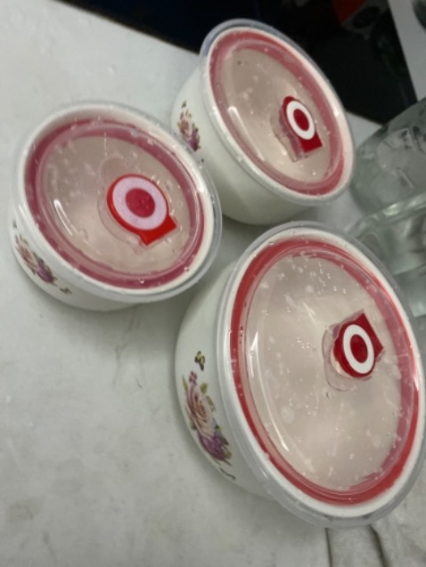 Đẹp. Giao hàng nhanh. Giá rẻ. Sứ thì dễ bị sứt nên các bạn mua cần dùng cẩn thận