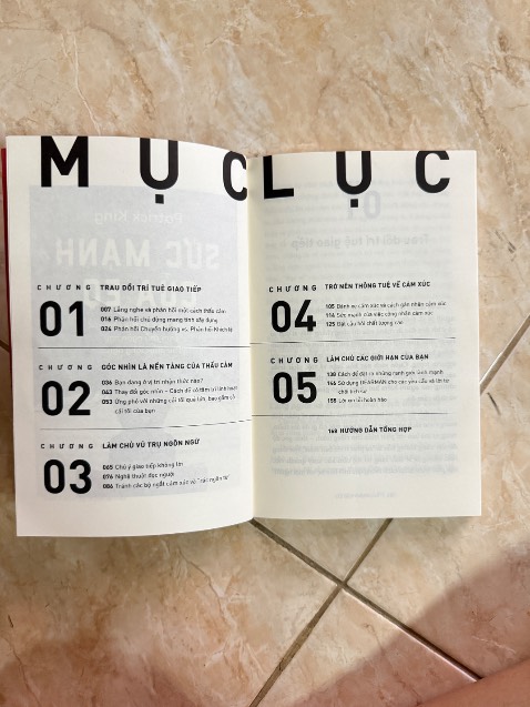 Sao không có 3,5 ⭐️ nhỉ? Chữ in Mục Lục bị vậy là do lỗi in hay do tác giả cố tình làm sách như vậy ta?!. Nói chung, sách là tài sản của người yêu sách. Còn mình không bàn về nội dung.