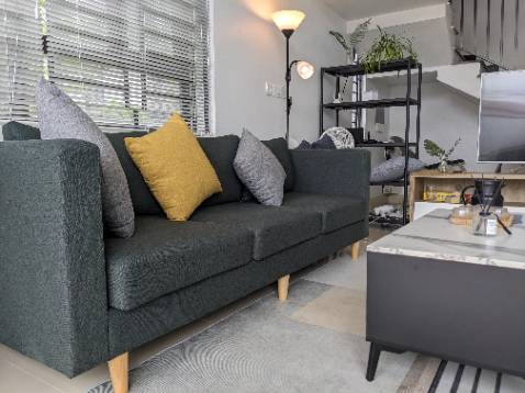 Thiết kế bắc Âu chuẩn đẹp. Nệm mút dày, chất lượng vải tốt, độ hoàn thiện cao. Tư vấn bán hàng tận tình, giao hàng trong 1 tuần bằng xe tải đến tận nhà, mặc dù mình ở huyện miền núi.

Đáng tiền, nên mua!