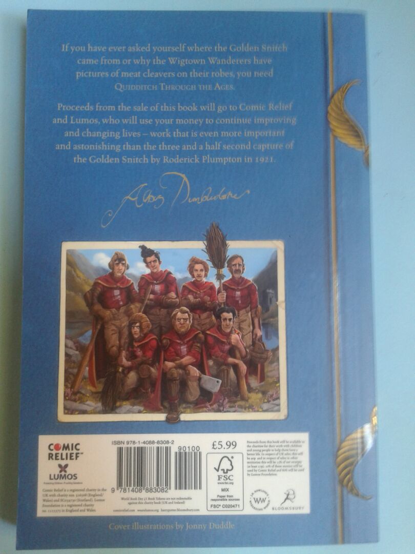Sách đẹp, bìa là giấy cứng và chắc chắn, giấy hơi ngả vàng. Tuy nhiên điểm trừ là sách bị móp ở phần mép, dù đã có rất nhiều phản hồi nhưng Tiki không chú trọng khâu đóng hàng. Với những đơn hàng sách nên bọc một lớp nilong bên ngoài sách để tránh rách, nhăn,.....