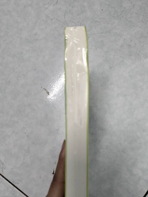 Bên nhà sách bọc ko thêm một lớp xốp, cong hết cả sách rùi, quá là chán lun