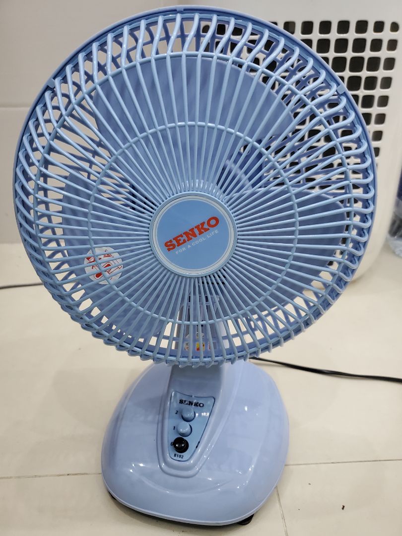 công suất vừa đủ để mở khi ngủ hoặc làm việc. màu cưng, quạt ít ồn. giao hàng không nhanh lắm